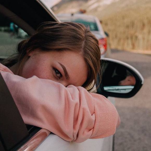 Meet your Posher, Lysianne - Picture 1 of 1